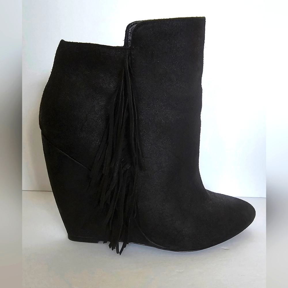 Charles David Genuine Suede Wedge Booties With Fringe On The Outer Side. Black.